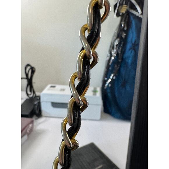 Chanel vintage double flap bag with chain shoulder bag.  Black - Picture 8 of 16